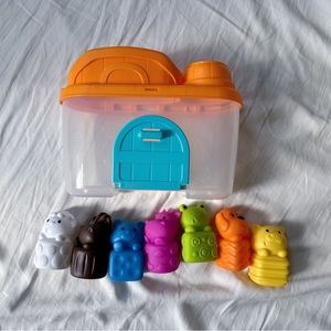 Infantino Animals and Shapes Sorting Barn Bin